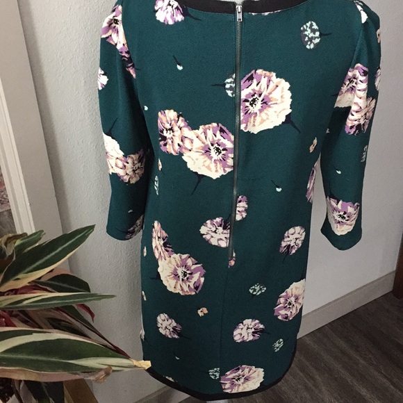 Stunning Dress - Picture 3 of 5